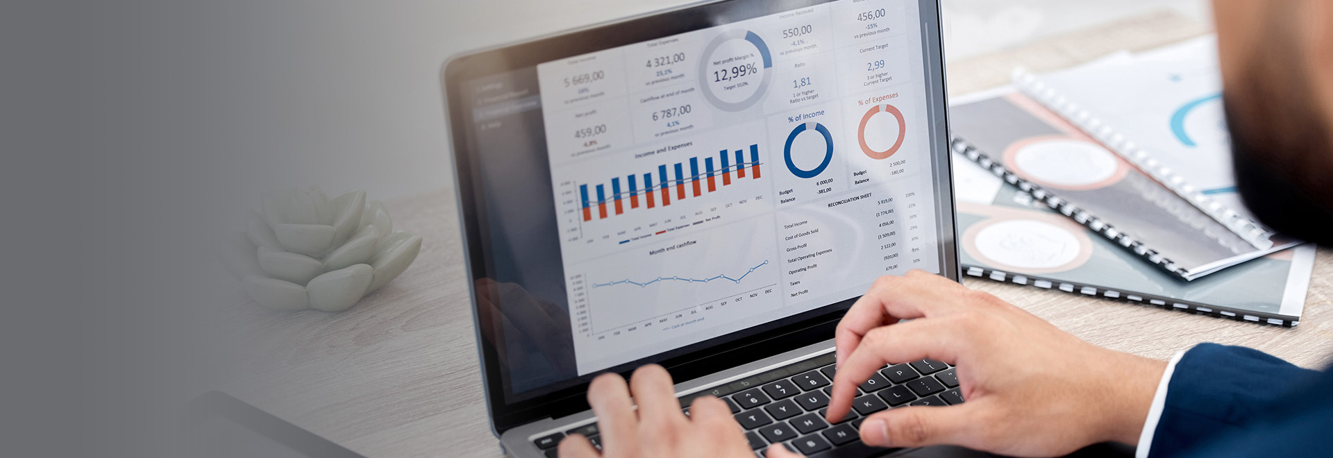 筆(bǐ)記本(ben)電(dian)腦